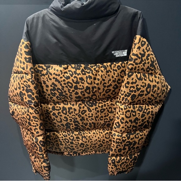 Vetements Logo Limited Edition Leopard Puffer Jacket Coat - Picture 5 of 16
